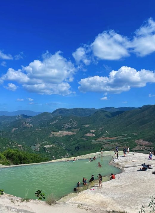 The bubbling spring vents that give Hierve el Agua its name