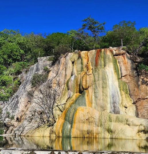 The Cascada Grande travertine curtain